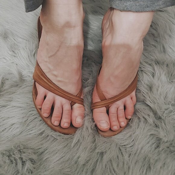 ALDO Thong Wedge Leather Heel Sandal- Euro 39 - Picture 11 of 12